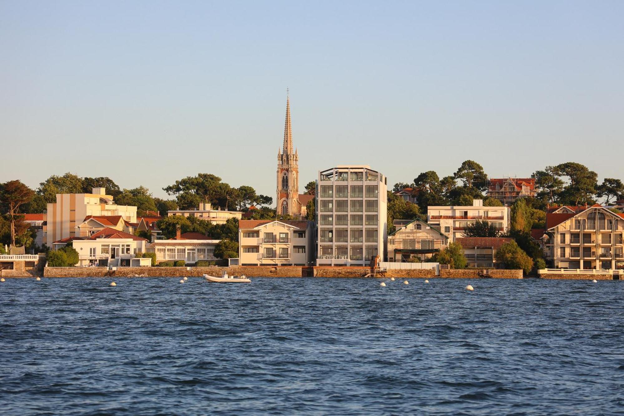 Les Vagues Hotel & Spa Arcachon Exterior photo